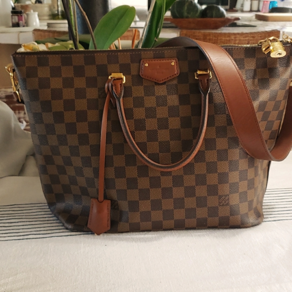 Louis Vuitton Belmont